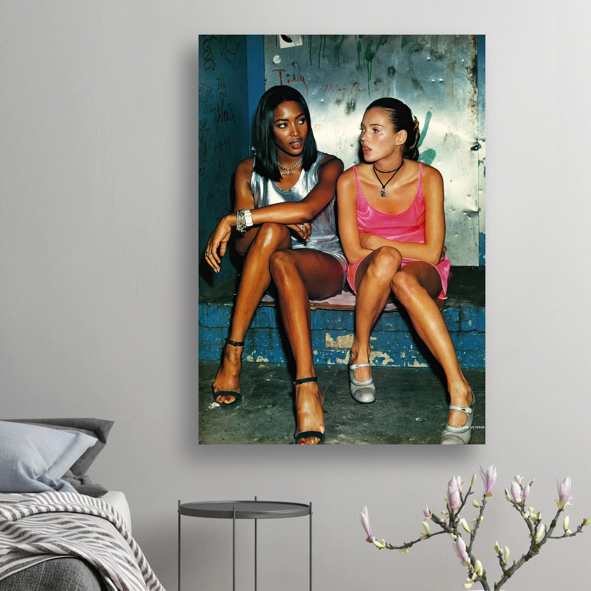 Naomi Campbell and Kate Moss poster capturing 1990s supermodel glamour and timeless style.