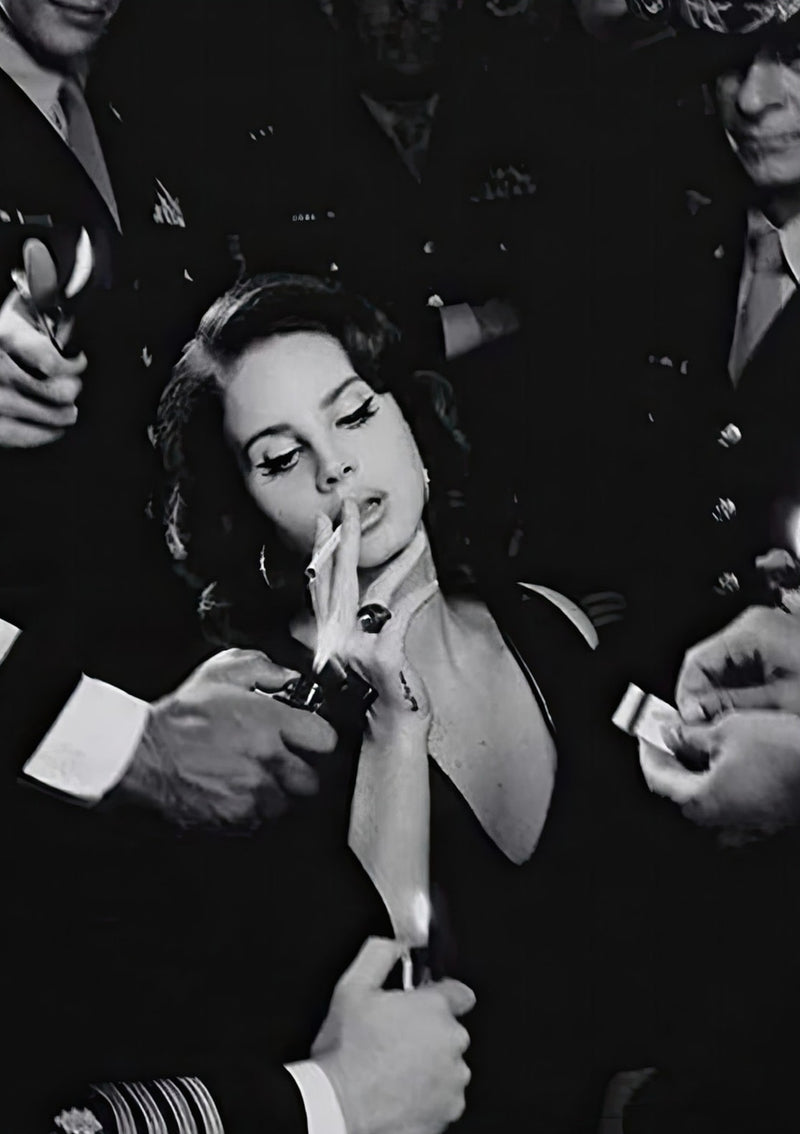 Lana Del Ray Smoking