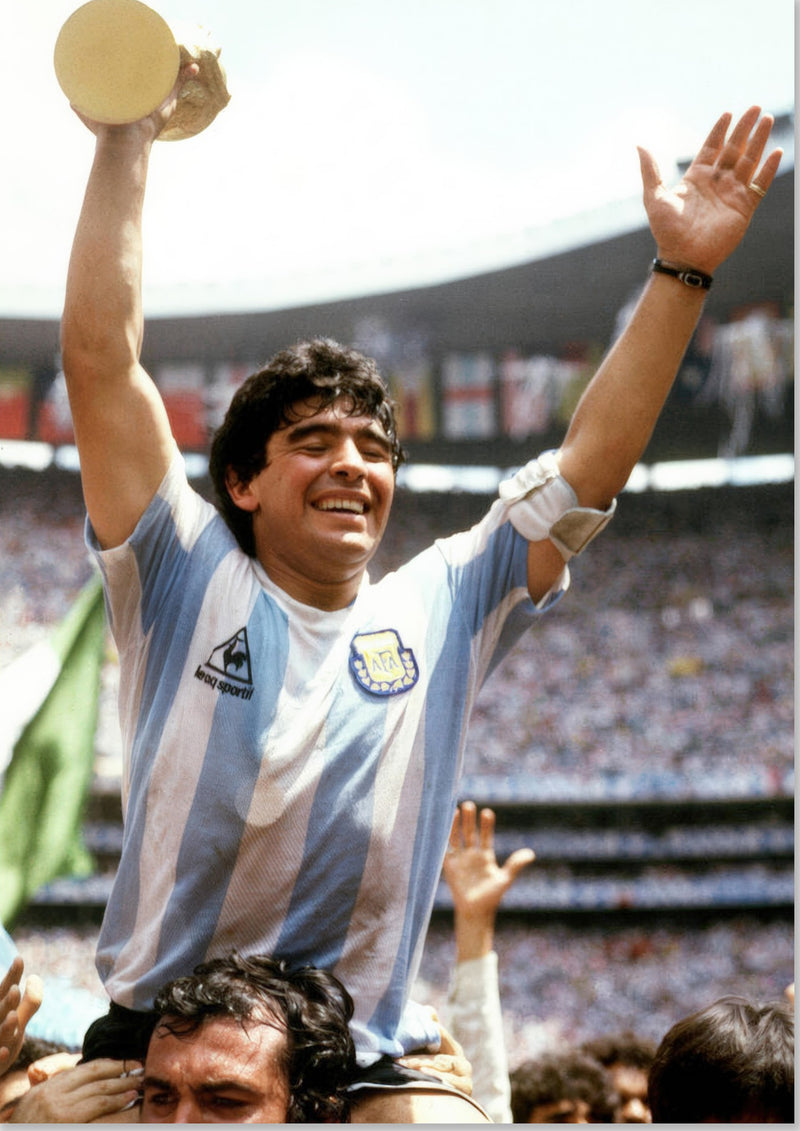 Diego Maradona holder opp VM 1986