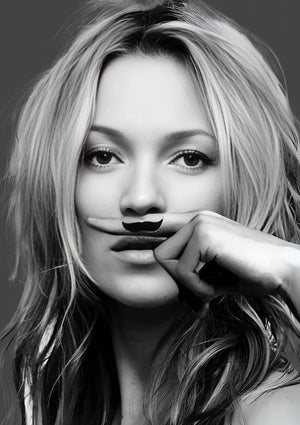 Kate Moss Schnurrbart