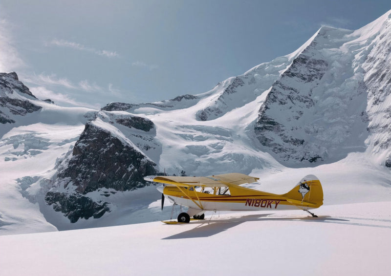 Aterrizaje en Glaciar - Avión Amarillo en los Alpes
