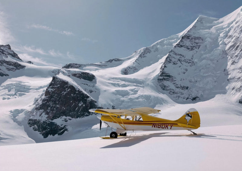 Aterrizaje en Glaciar - Avión Amarillo en los Alpes