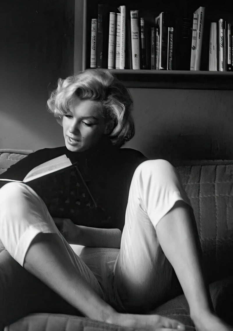 Marilyn Monroe - Lesing hjemme