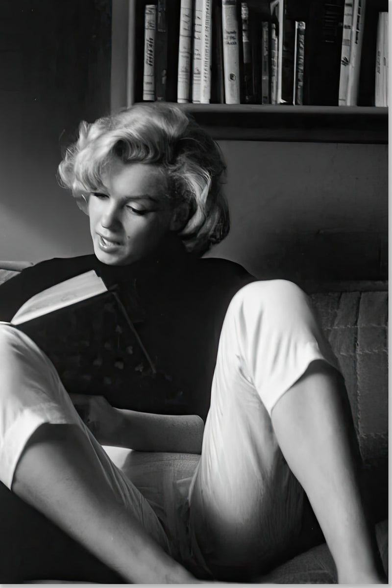 Marilyn Monroe - Lesing hjemme