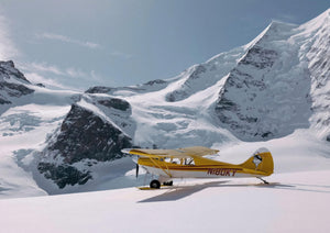 Aterrizaje en Glaciar - Avión Amarillo en los Alpes