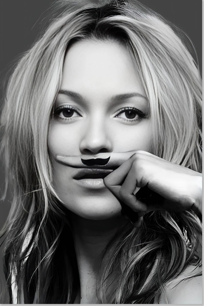 Kate Moss Schnurrbart