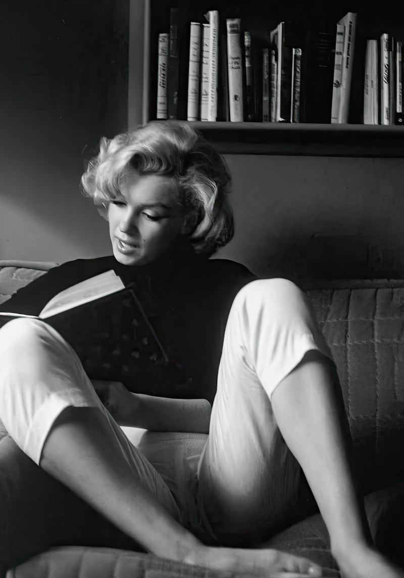 Marilyn Monroe - Lesing hjemme
