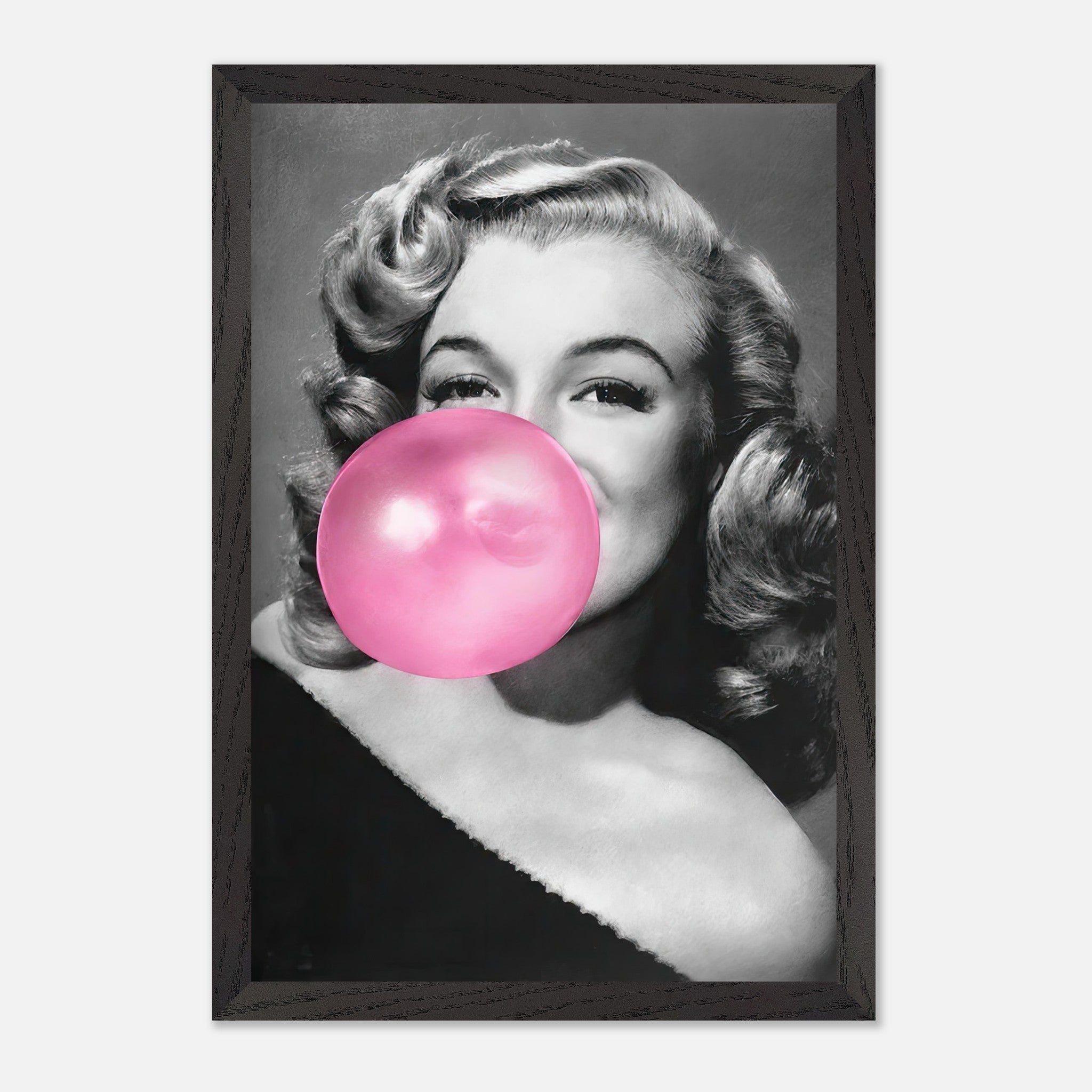 Marilyn Monroe vintage print with pink bubble gum in a stylish frame, perfect for adding personality to your walls.